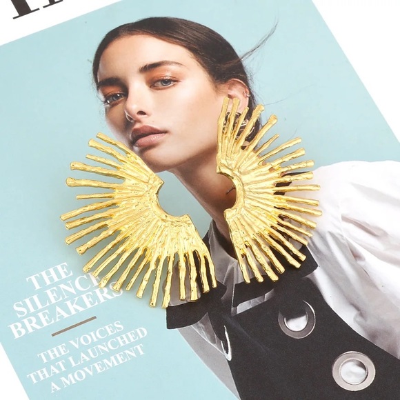 Zara Sun Rays Gold Pin Earrings - Picture 5 of 6